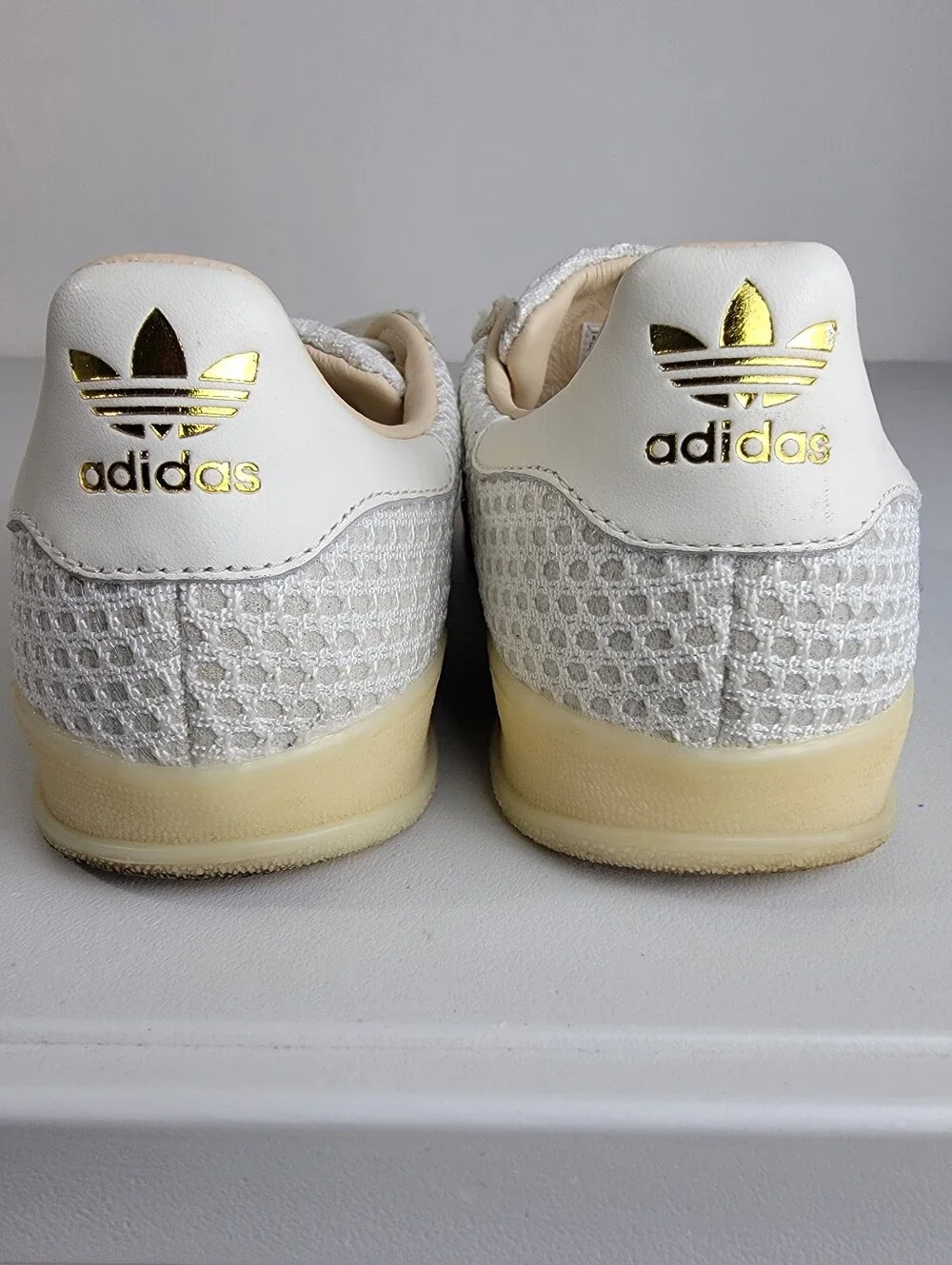Adidas Originals Gazelle Indoor (Off White/Focus Blue/Warm Vanilla) Shoes Mens 7